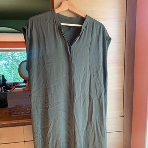 EILEEN FISHER High-Low Sleeveless Silk Tunic